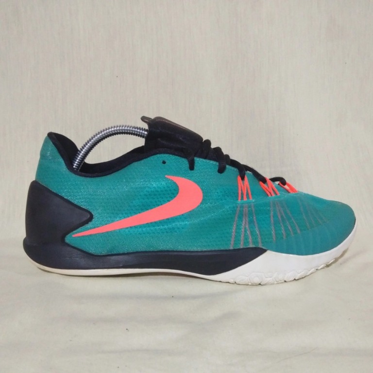 Nike hyperchase green sales