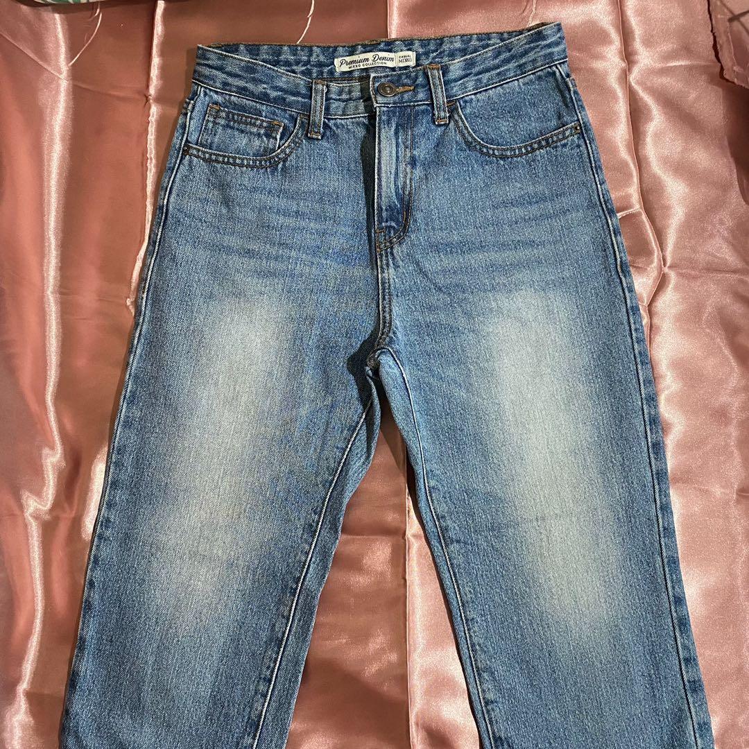 Size 27 HIGHWAISTED DENIM JEANS 1 (Category: Jeans) located in Manila. Submitted by stealit (Listing ID 1162487396, Image 2). Description: Highwaisted- above the navel Super nice denim, lalo na in person. 10/10.