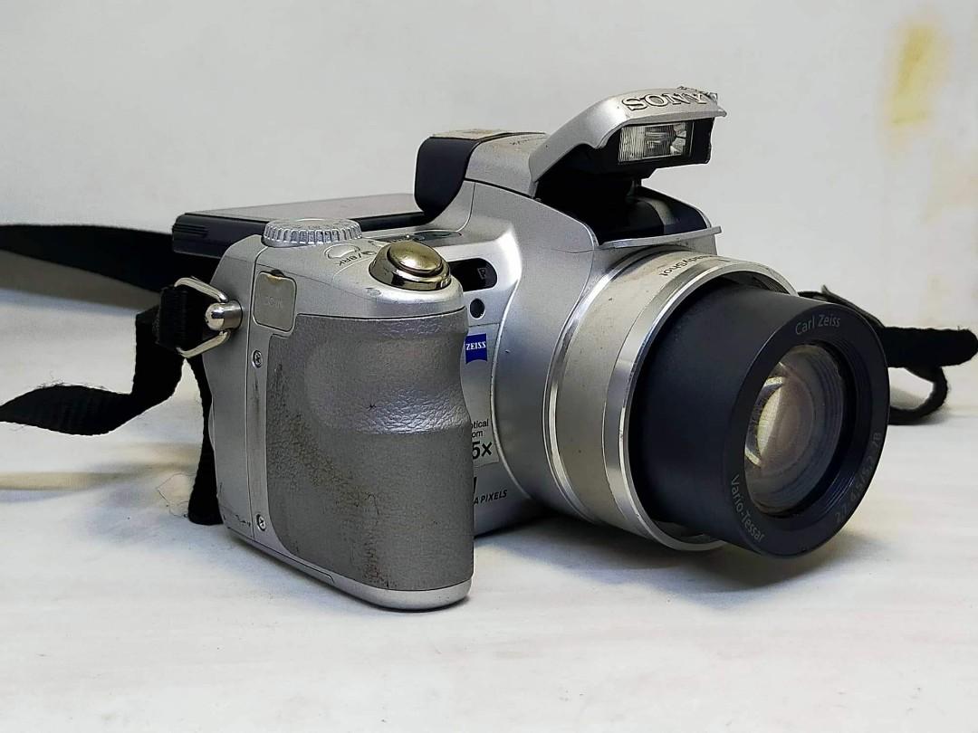 sony dsc h9 ccd sensor bridge cam (Category: Cameras) located in Manila. Submitted by jonrick.co (Listing ID 1162522822, Image 3). Description: excellent condition camera Slight physical issue may crack sa left side ng flash pero working ang flash nilagay na ng ducking tape see last pic sa ads last price.
