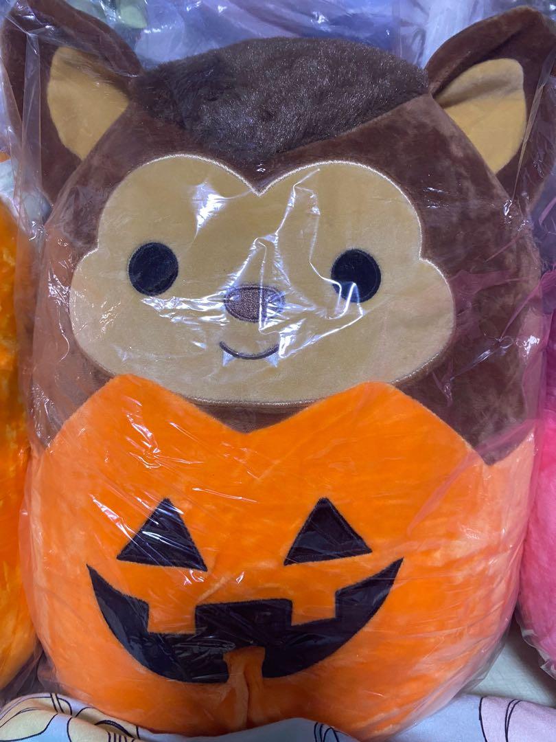wade in a pumpkin squishmallow