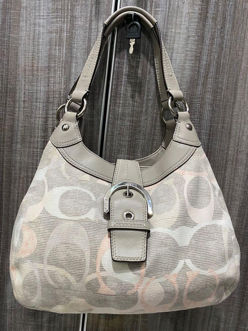 coach soho signature hobo