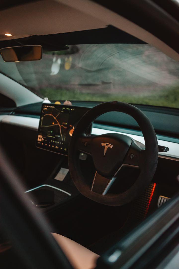 Rent Tesla Model 3 Performance62872685466755111
