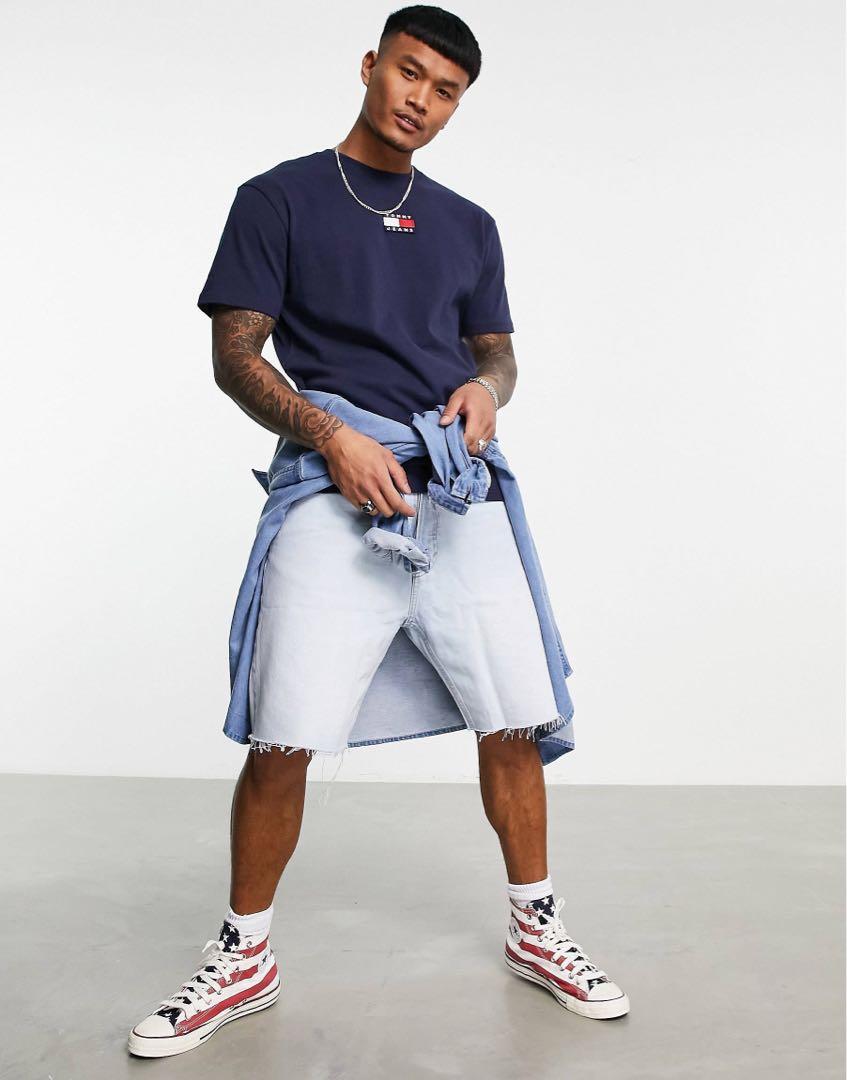Badge tee tommy jeans sales