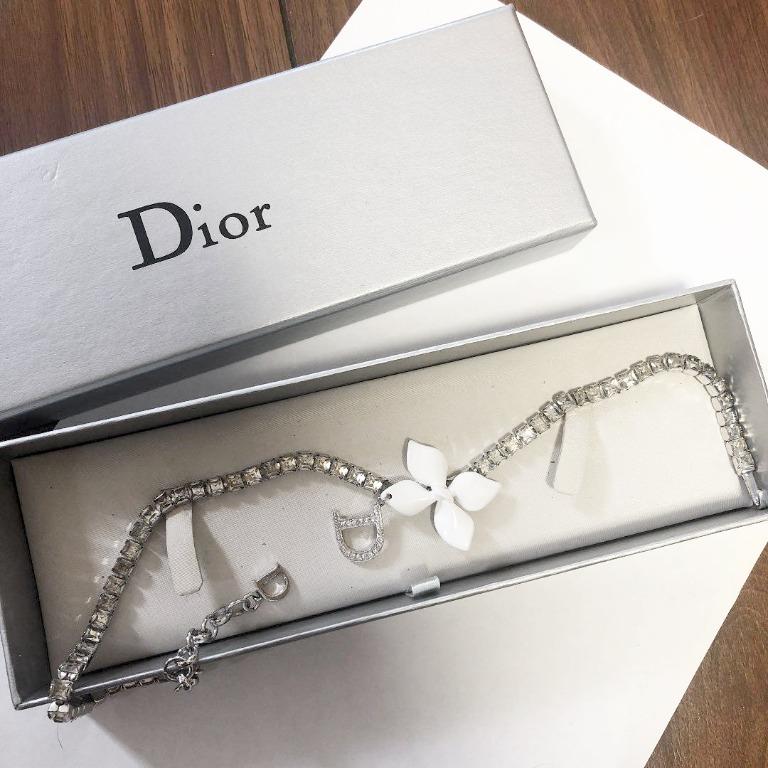 White choker outlet