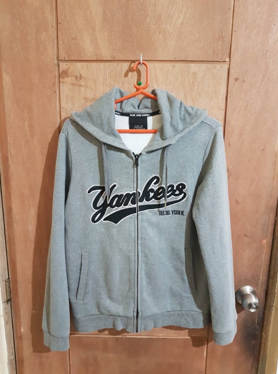 Vintage Yankees NY (MLB) Hoodie Original 100%, Men's Fashion, Coats,  Jackets and Outerwear on Carousell