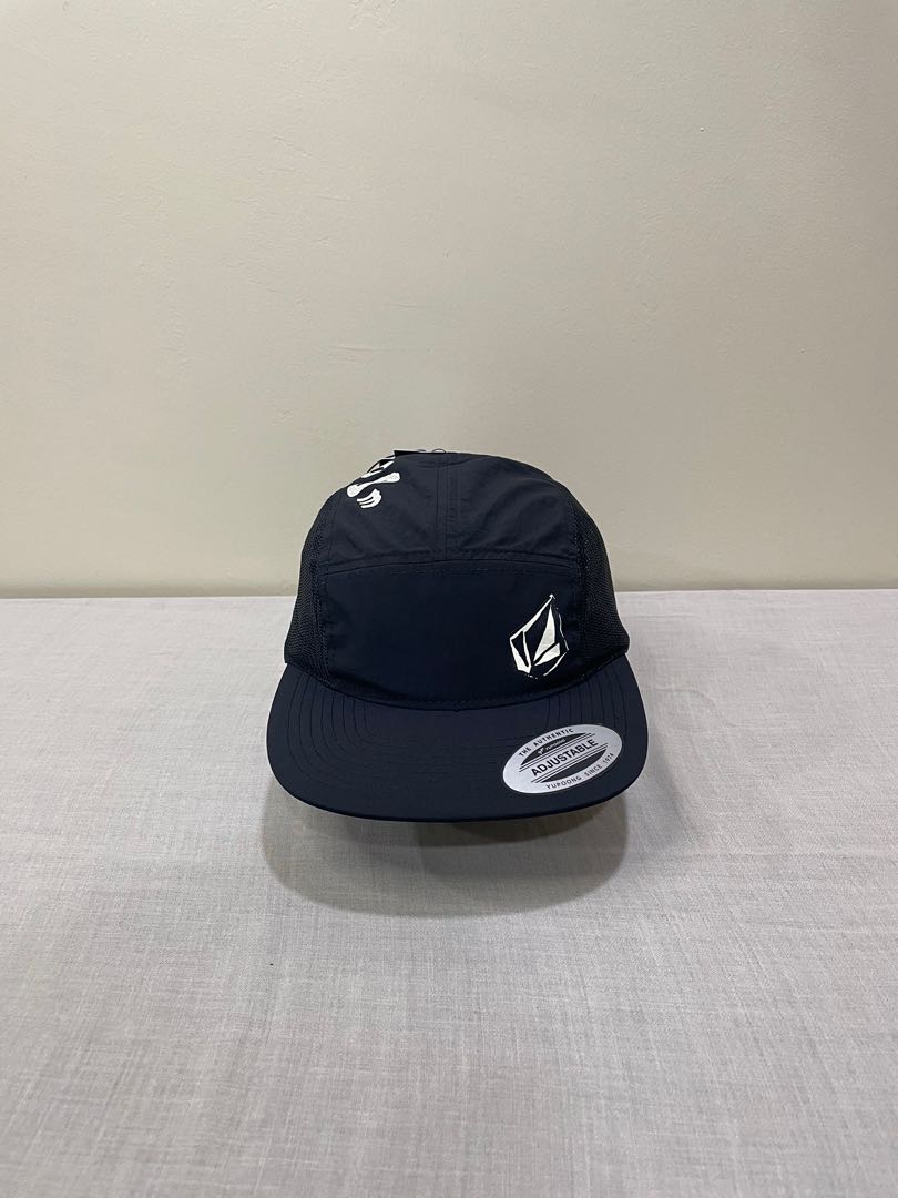 Volcom 5 Panel, Men's Fashion, Watches 