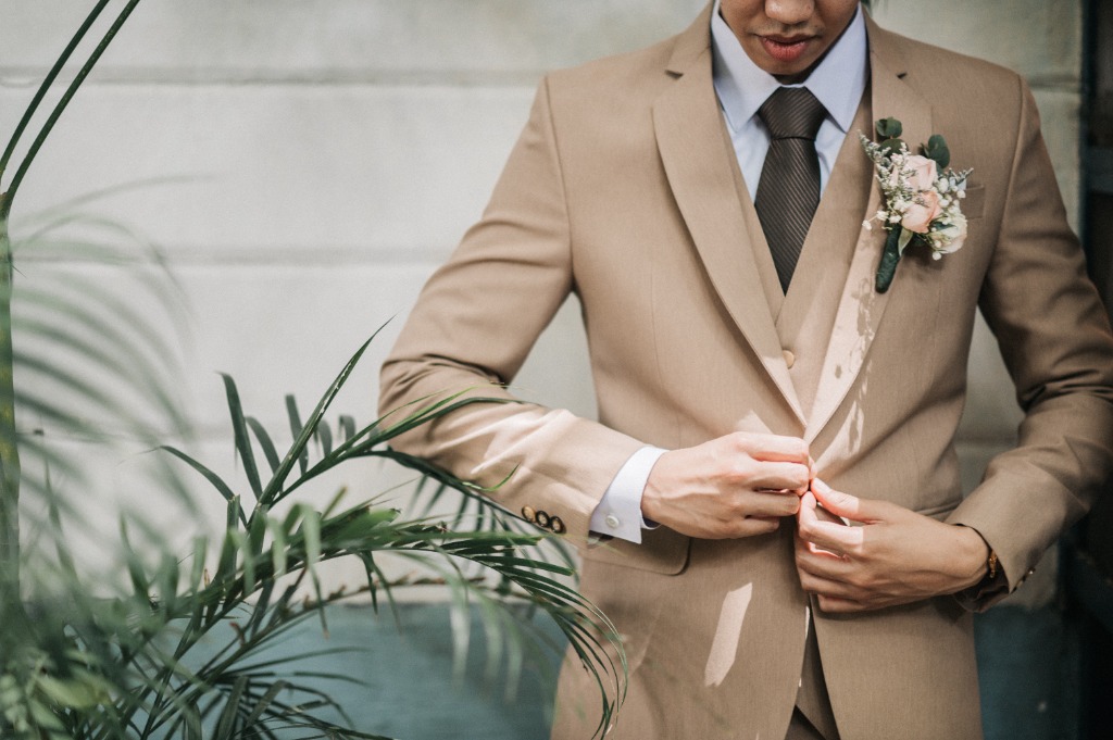 Wedding Suit Coat Tie Pants Vest and Necktie for the Groom