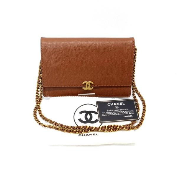 AUTH. CHANEL VINTAGE BUCKET BAG GHW, Luxury, Bags & Wallets on Carousell