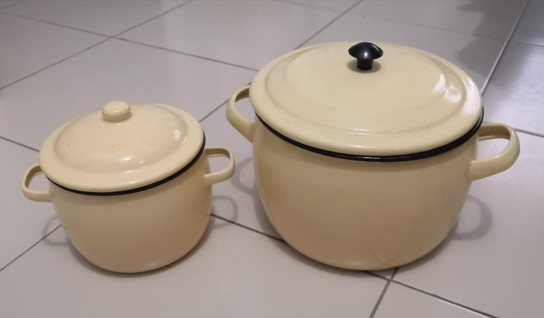 2 pc. Enamel Cookware (Category: Cookware & Accessories) located in Manila. Submitted by jheana.970 (Listing ID 1162663165, Image 1). Description: For sale 2 pc. enamel cookware Never used Size (approximate) 7.5 in x 5 in 5 in x 3.75 in.