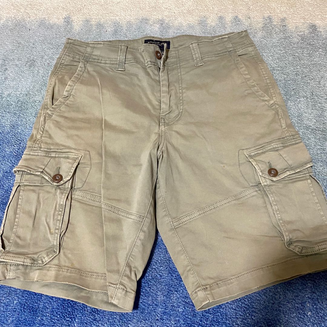 American Eagle Shorts - Size 32 (M 