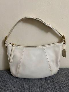 AUTHENTIC Coach white kili kili bag