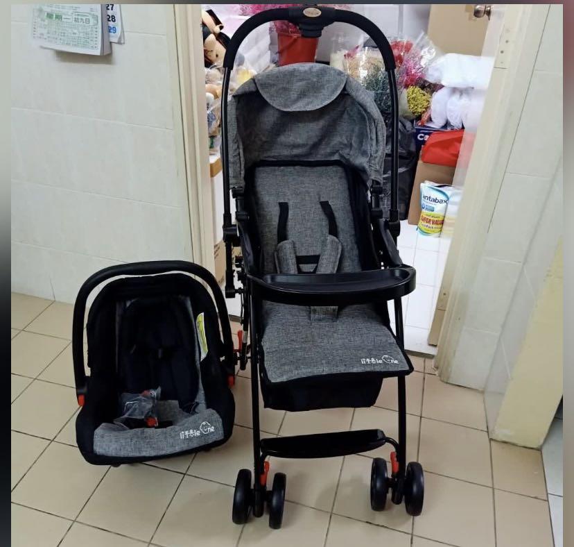 Baby stroller FREE CAR SEAT . 2 in 1 Babies Kids Going Out