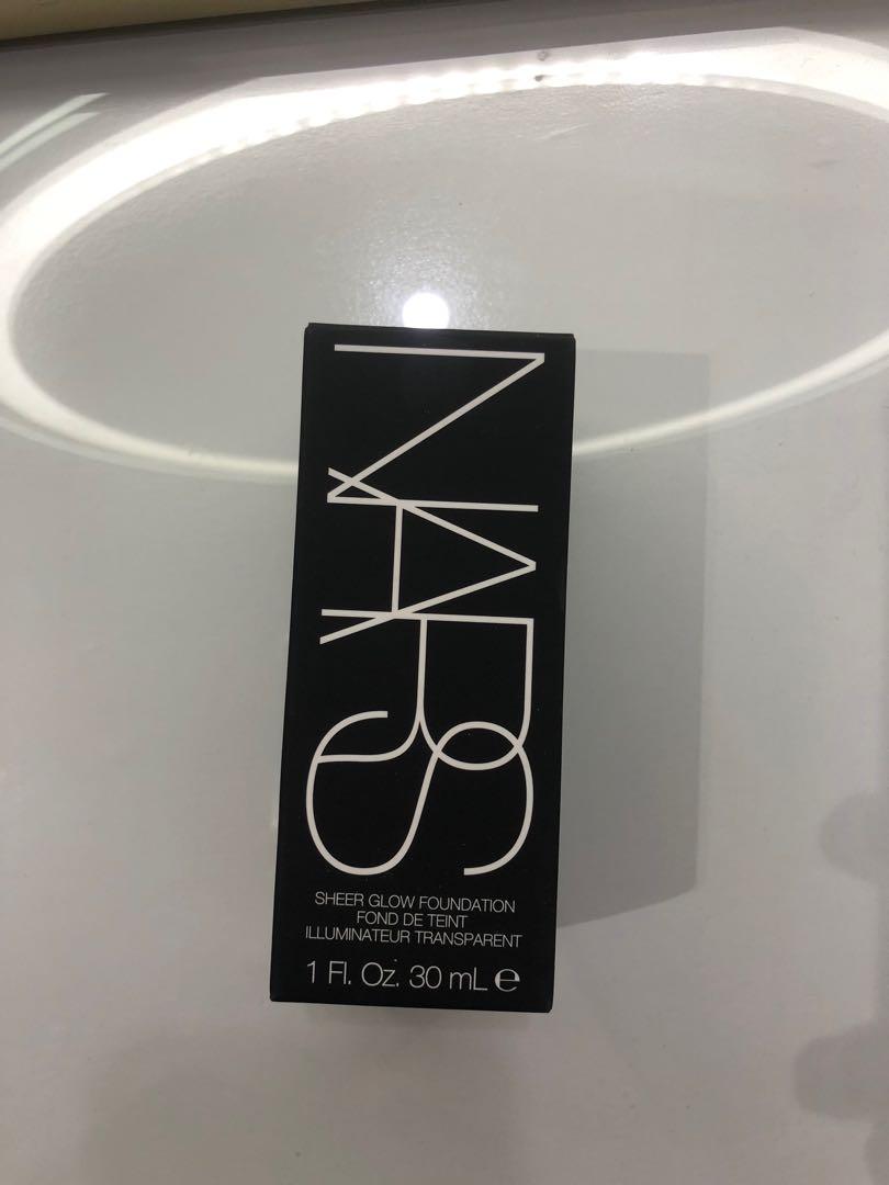 BNew NARS Sheer Glow Foundation (Category: Makeup) located in Quezon City. Submitted by 18john (Listing ID 1162637552, Image 1). Description: BNIB NARS Sheer Glow Foundation 30ml in#5 FUJI shade No haggling Buyer shoulders shipping .
