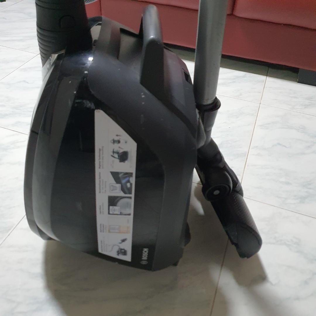 BOSCH GS50 VACUUM Premium, TV & Home Appliances, Vacuum Cleaner