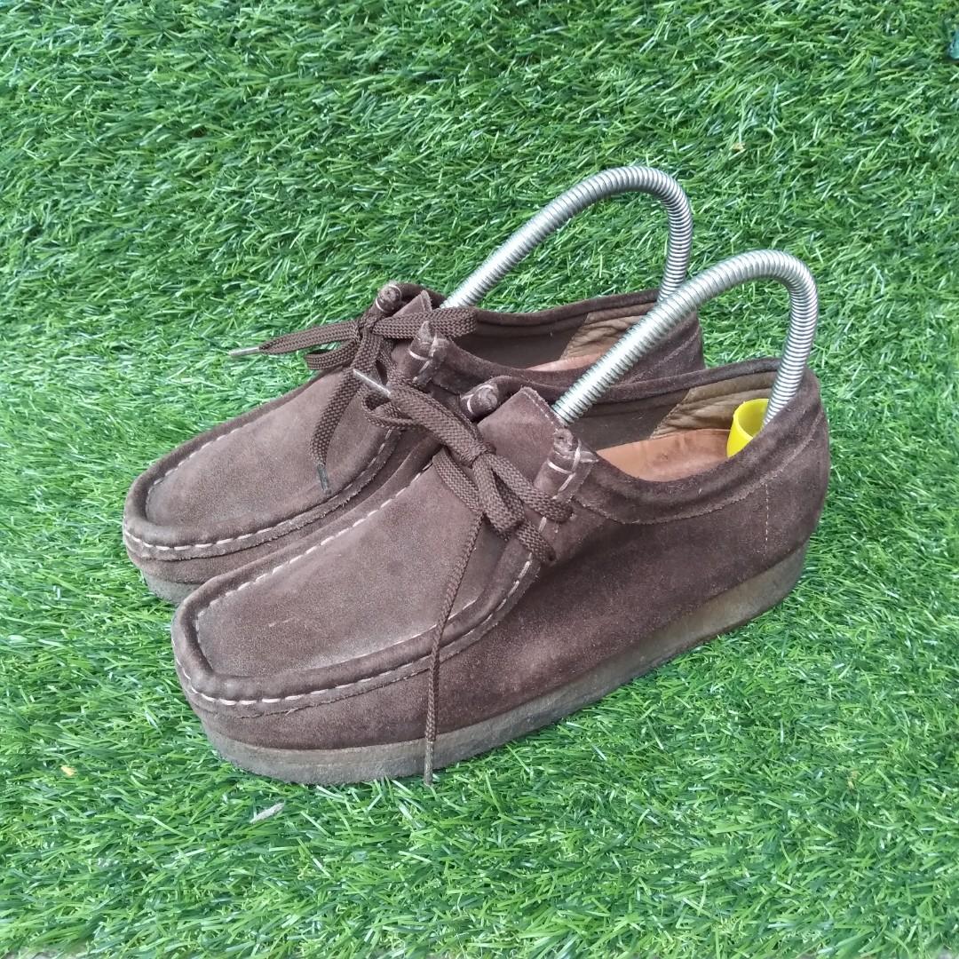 Clarks wallabees store size 5