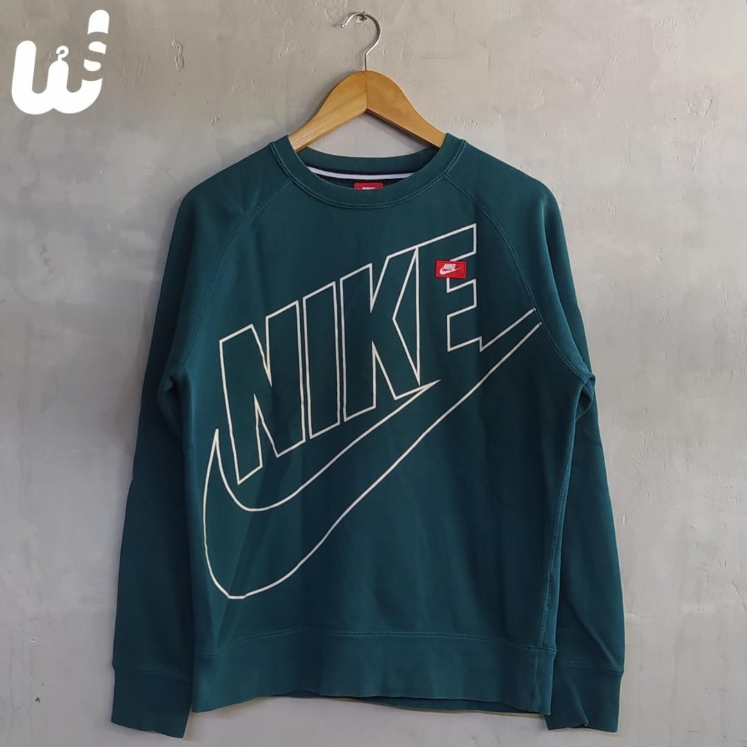 Crewneck Nike Big Logo Hijau, Fesyen Pria, Pakaian , Atasan di Carousell