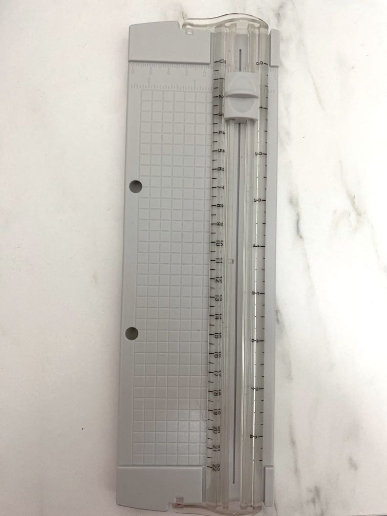 Daiso Paper Cutter, Hobbies & Toys, Stationery & Craft, Craft Supplies