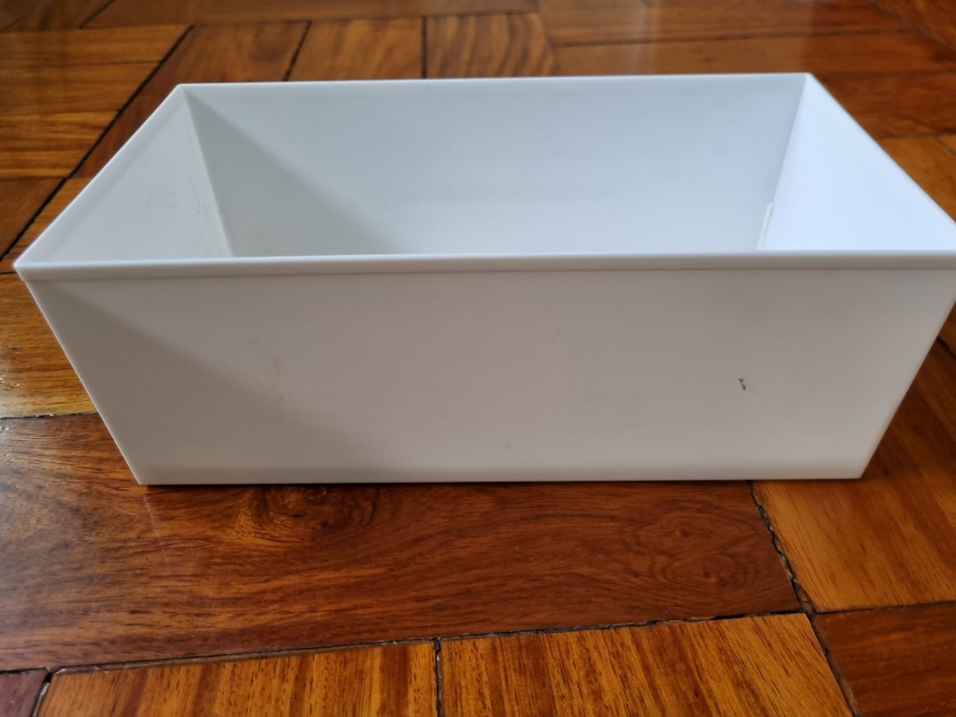 Daiso Tissue holder, Furniture & Home Living, Home Improvement