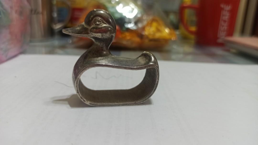 Duck paperweight (Category: Stationery & School Supplies) located in Manila. Submitted by ob1kenobi (Listing ID 1162597927, Image 2). Description: decluttering. small but heavy.