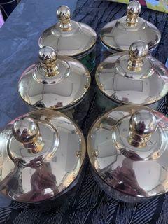 Gold canister