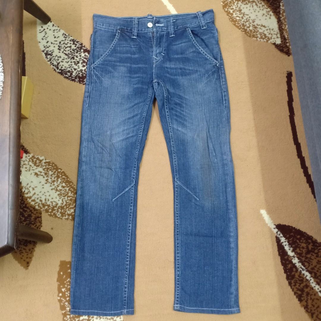 jeans levi's 522, Men's Fashion, Bottoms, Jeans on Carousell