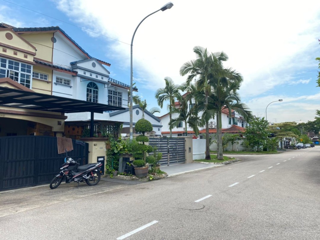 Jln Gunung , Bandar Seri Alam, Double Storey House For Sale, Property