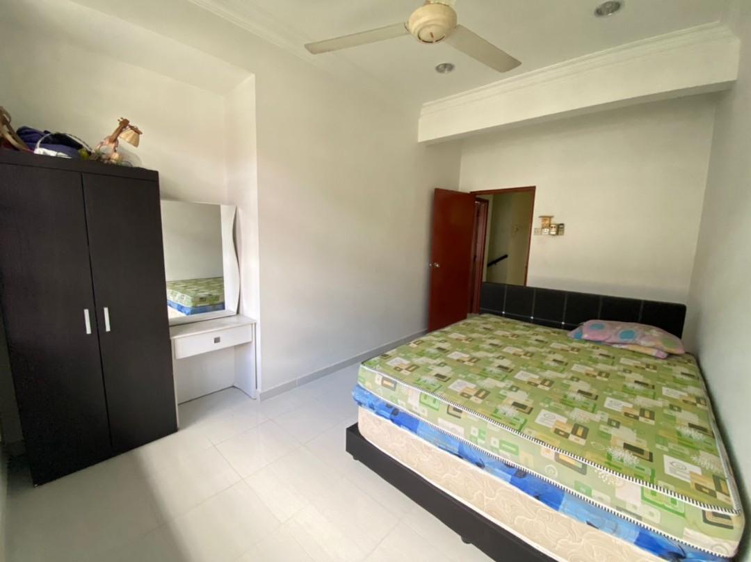 Jln Gunung , Bandar Seri Alam, Double Storey House For Sale, Property