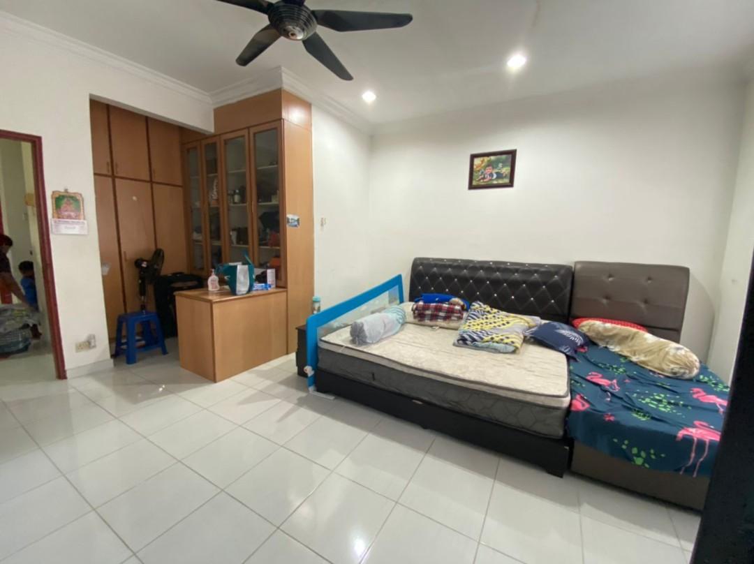 Jln Gunung , Bandar Seri Alam, Double Storey House For Sale, Property