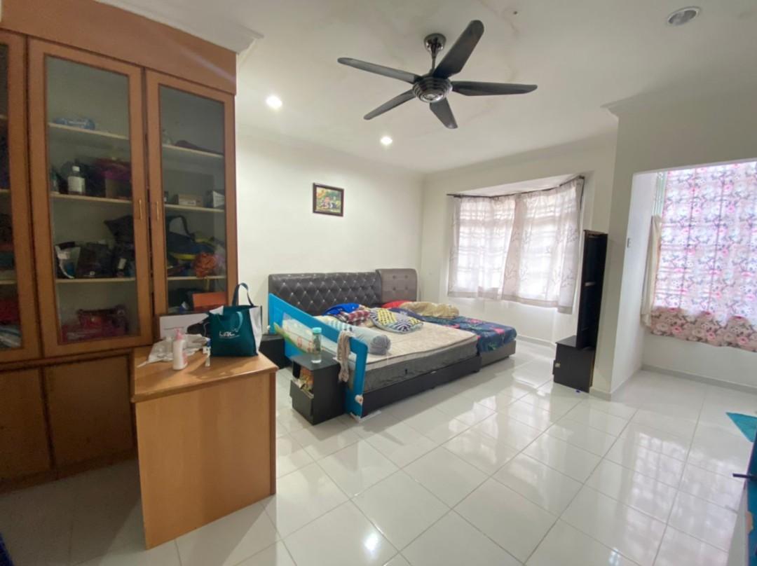 Jln Gunung , Bandar Seri Alam, Double Storey House For Sale, Property