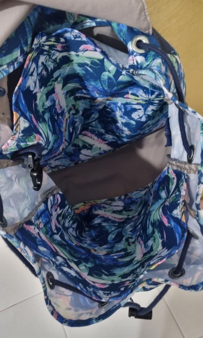 Kipling backpack (Category: Backpacks) located in Singapore. Submitted by hyc1988 (Listing ID 1162670714, Image 3). Description: excellent condition kipling backpack. drawstring with buckle flap and front zip compartment. main compartment has two large dividers and side zip for easy access..
