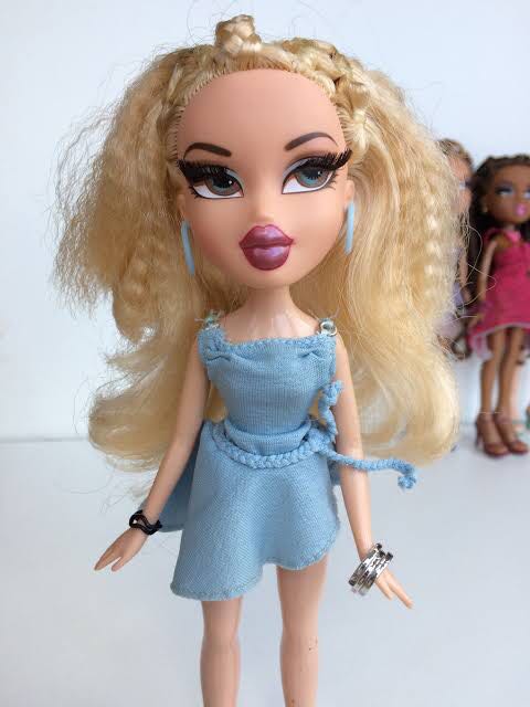 for trade bratz girls nite out cloe, Hobbies & Toys, Toys & Games on  Carousell