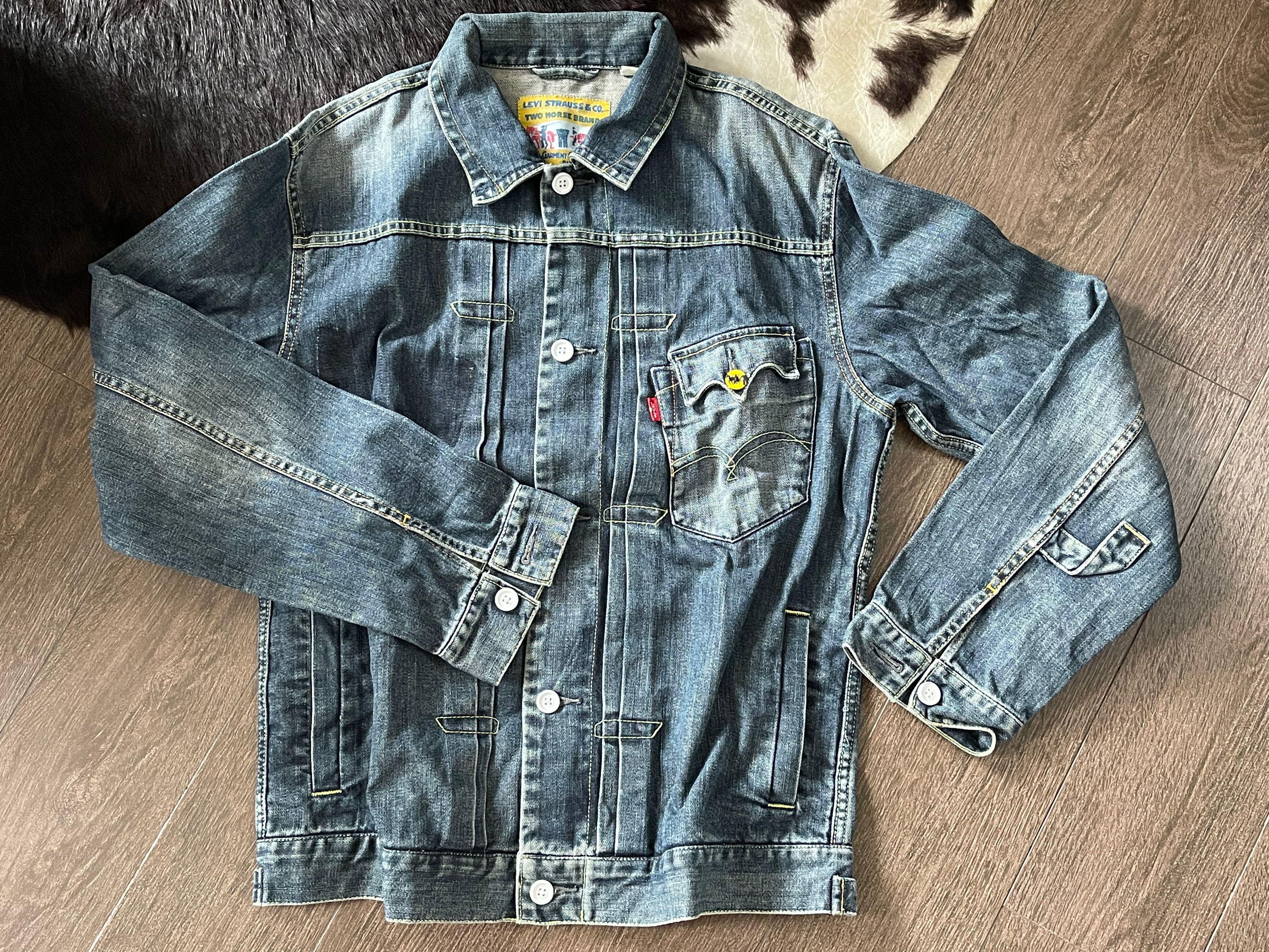 LIMITED EDITION JAPAN TOKYO-COLLECTION AUTHENTIC LEVIS OVERSIZE MEN'S DENIM  JACKET-SIZE L-NEON GREEN THREADING, Men's Fashion, Coats, Jackets and  Outerwear on Carousell