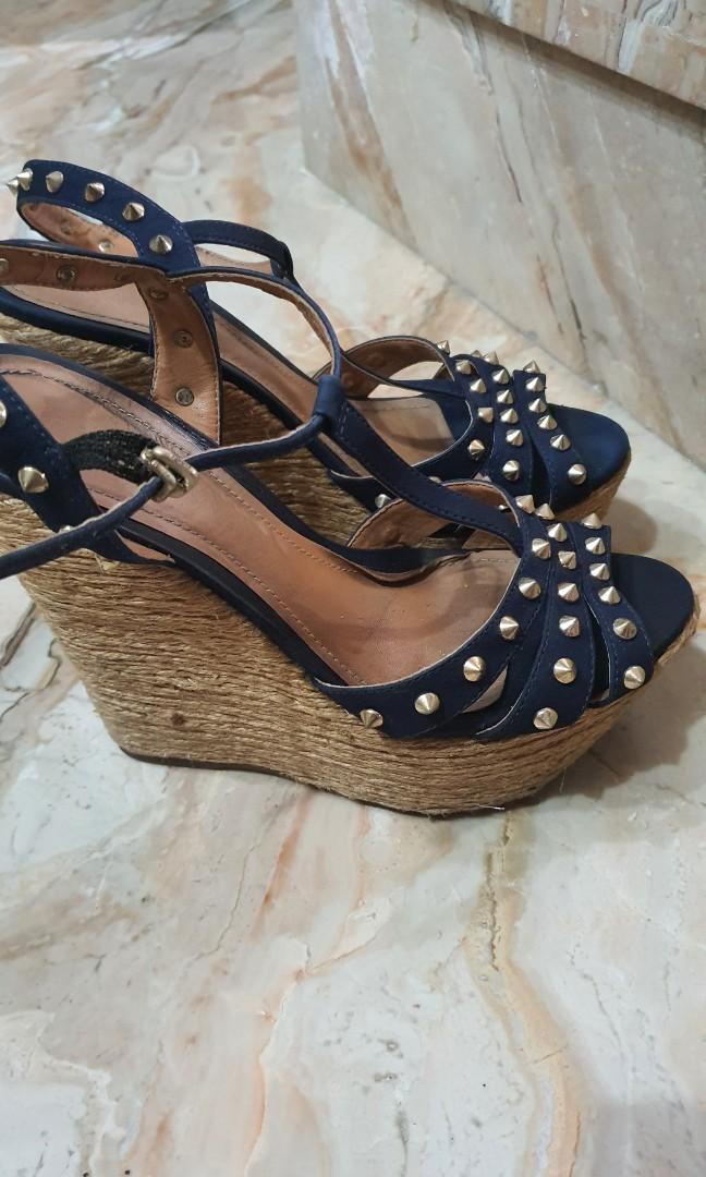 linea sepatu sandal wedges