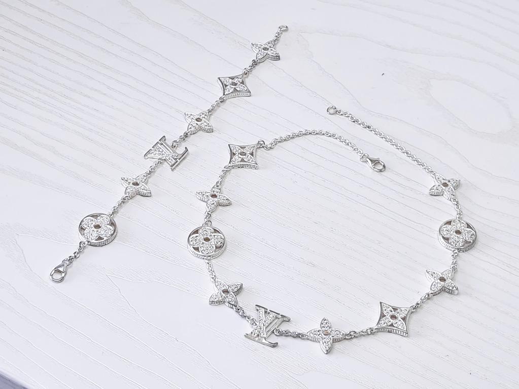Louis Vuitton LV Paperplane Necklace Silver Metal & Zircon