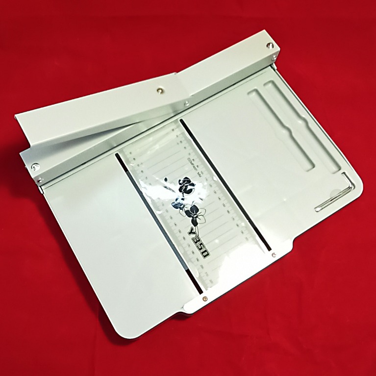 Manual Paper Folding / Scoring Machine (35 cm wide), Hobbies & Toys