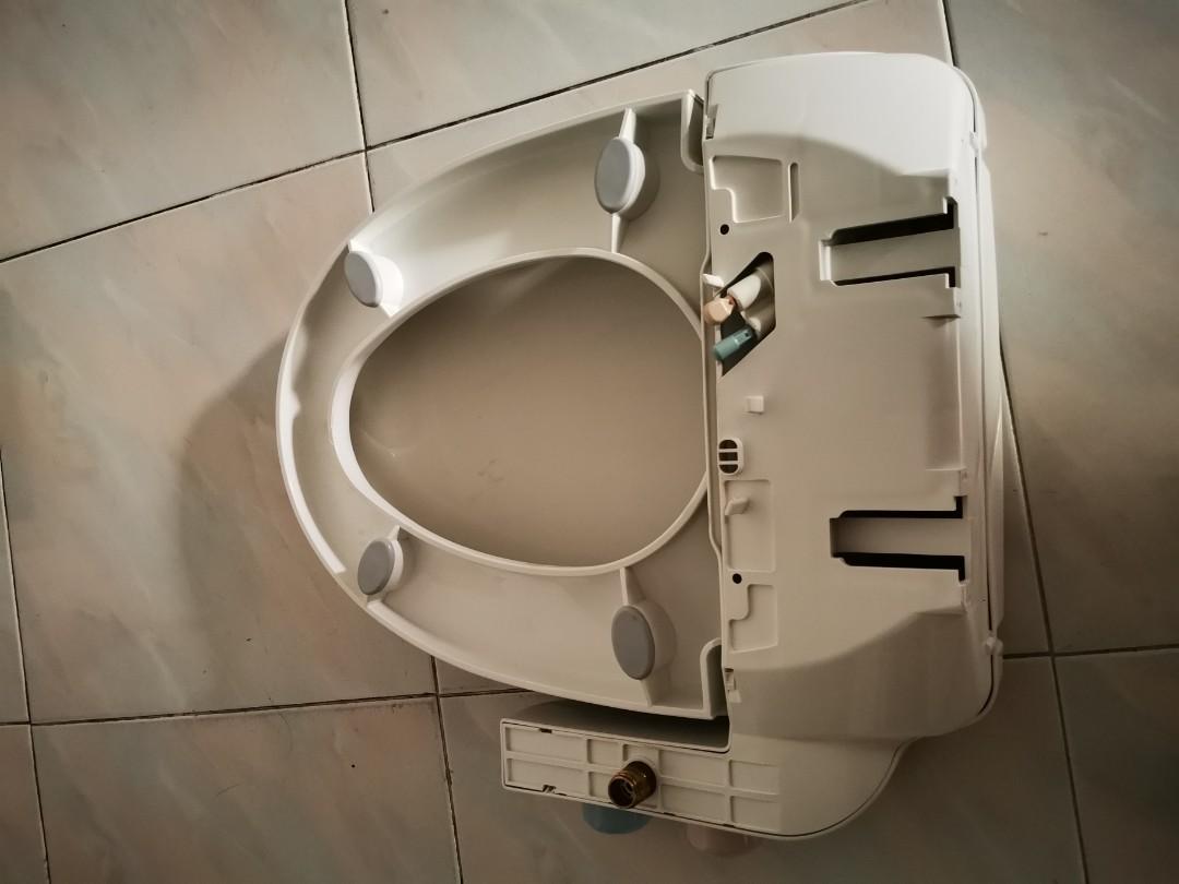 Panasonic DLAB10 Bidet Toilet Seat, Furniture & Home Living, Bathroom