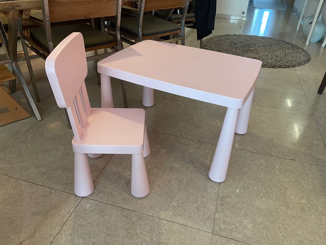 Mammut store pink table