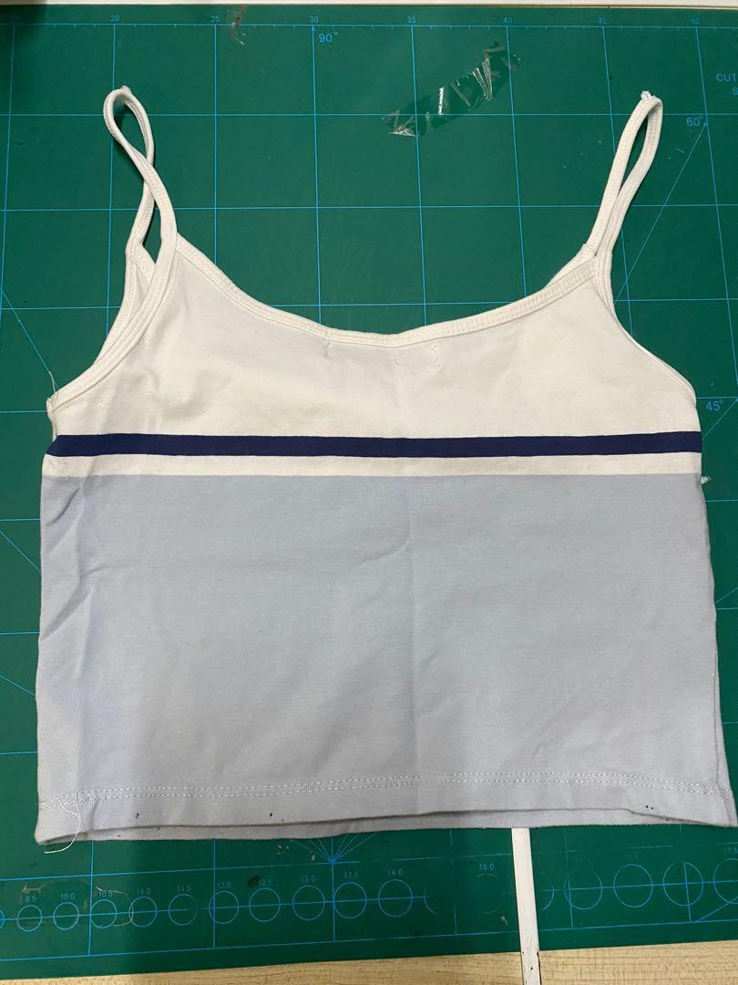 FREEBIE (Category: Sleeveless) located in Mandaluyong City. Submitted by declutterbyshay (Listing ID 1162646720, Image 3). Description: Pull & bear Tank top (cropped) NO TAG NEVER BEEN USED RFS: Too cropped (not my preference).
