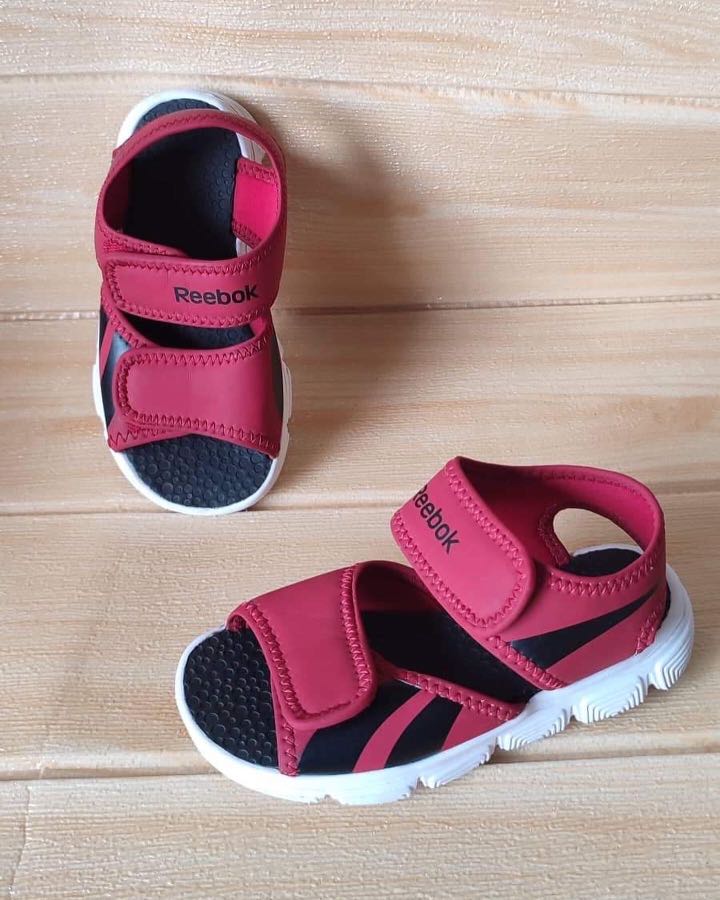 Reebok sandals best sale for girls