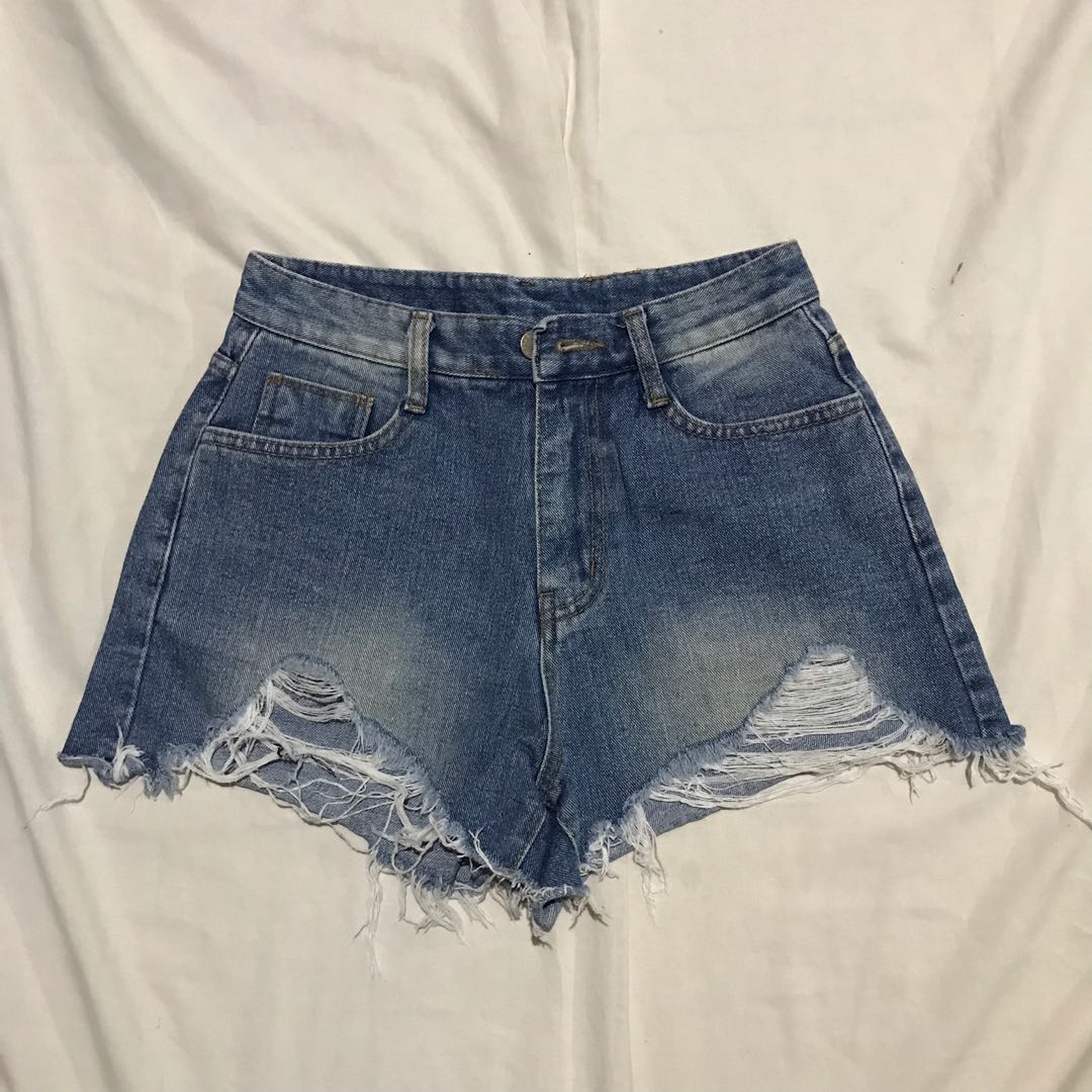 Ripped Highwaisted Hotpants / denim 