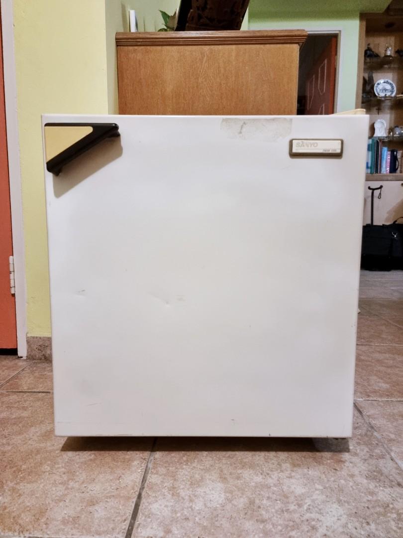 sanyo fridge