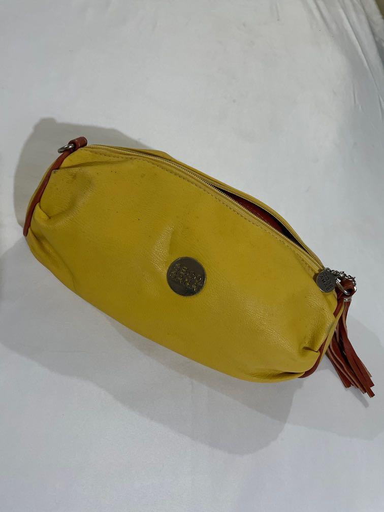 SECO SANA shoulder bag (Category: Shoulder Bags) located in Batangas. Submitted by v.ukay (Listing ID 1162741180, Image 1). Description: see images for flaws +P10 increment for shopee checkout.