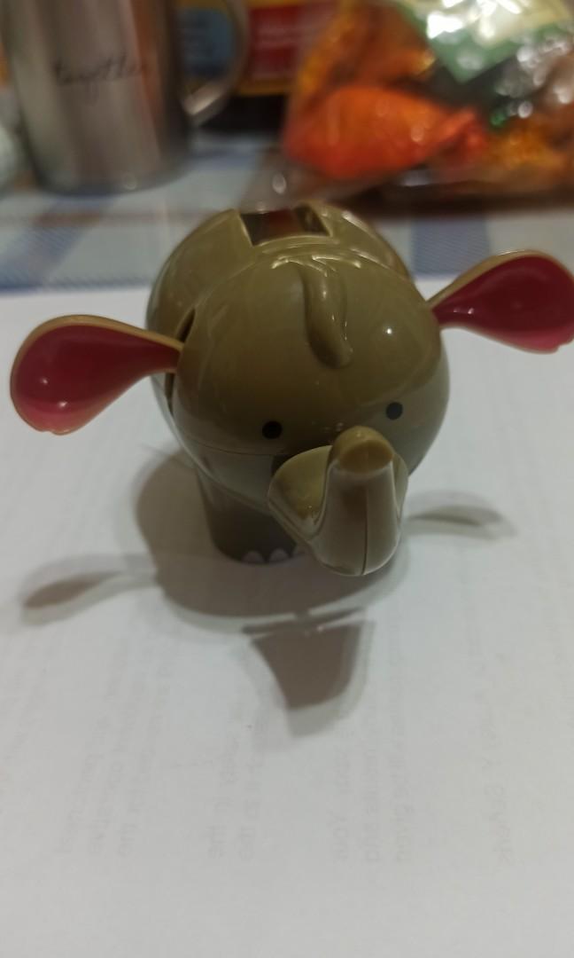 Solar powered elephant for car dashboard (Category: Vehicle & Diecast Models) located in Manila. Submitted by ob1kenobi (Listing ID 1162603018, Image 1). Description: decluttering.