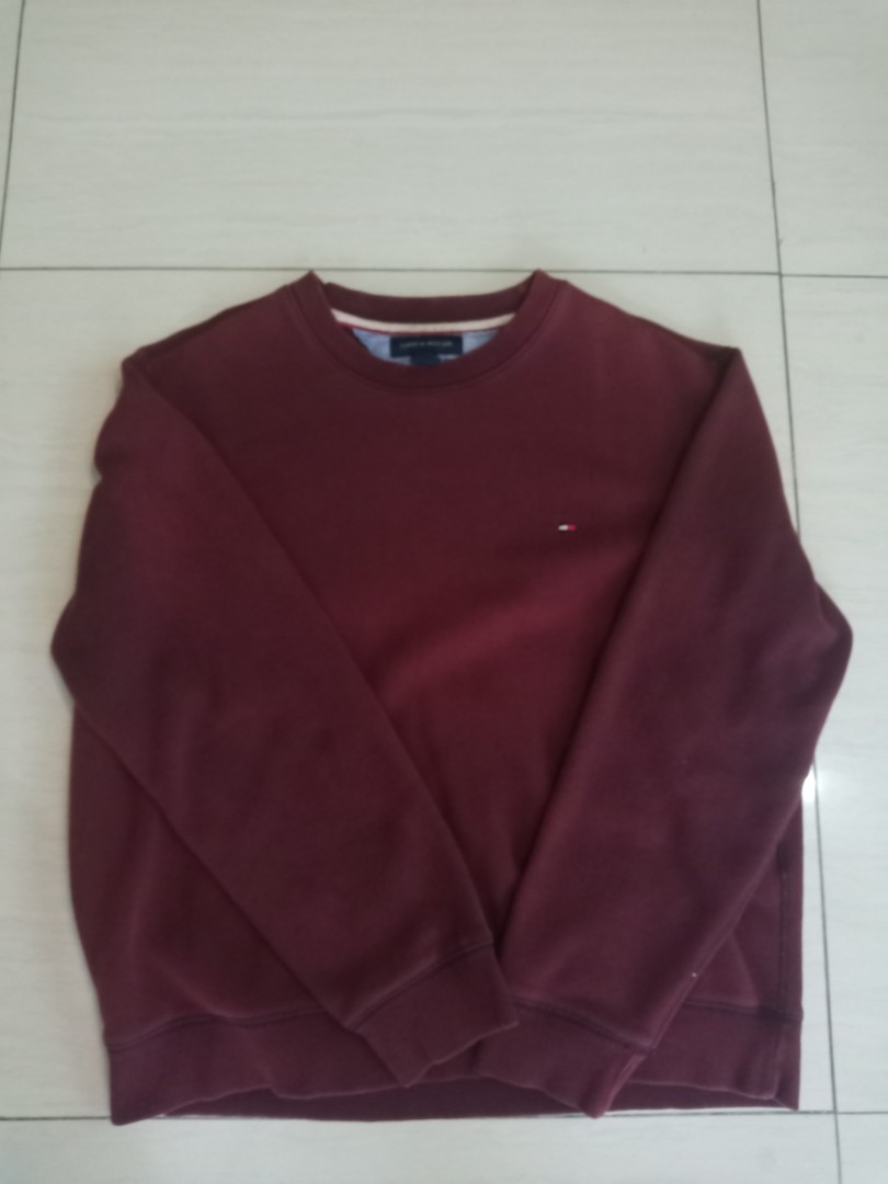 Maroon tommy hilfiger sweatshirt deals