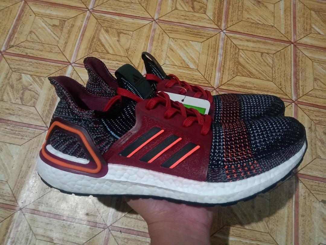 Ultraboost 19 active maroon top