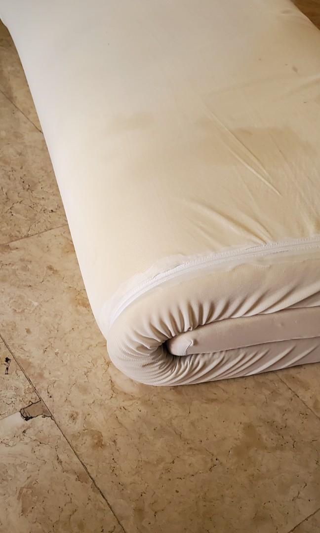 Uratex memory foam topper, Furniture & Home Living, Bedding & Towels on Carousell