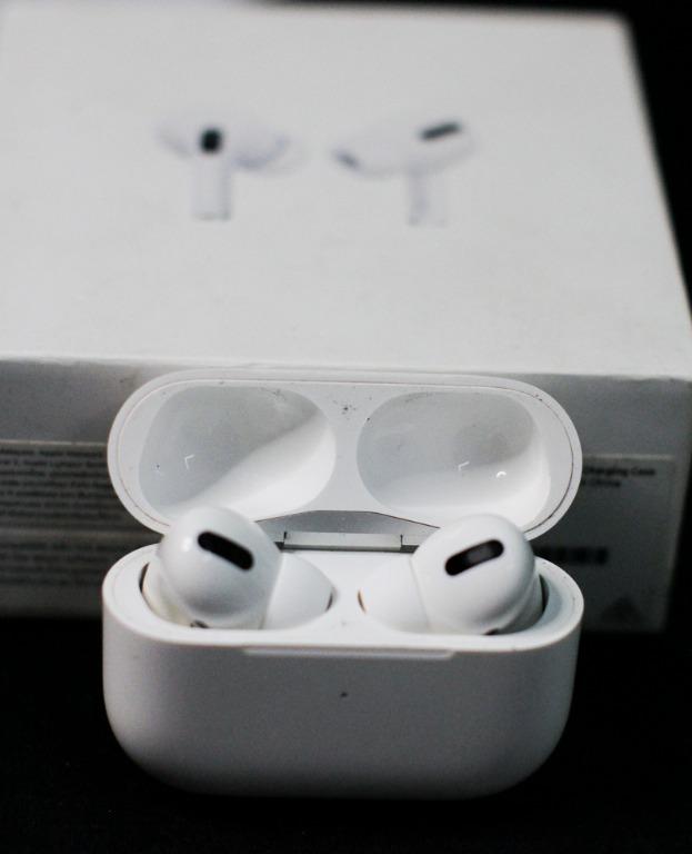 USED URGENT SALE Airpods pro