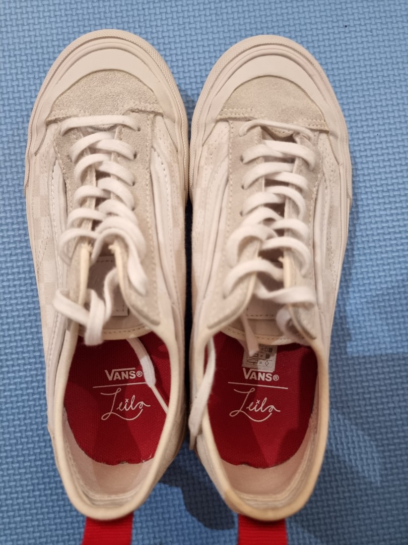 vans leila