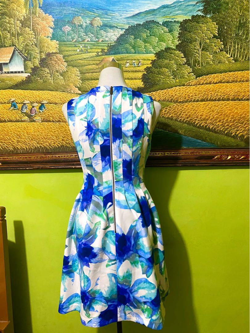 Vince camuto embroidered floral cheap fit & flare dress