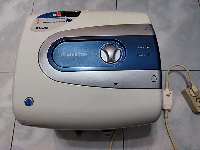 Water Heater Ariston Titanium Pro 15 liter, Elektronik, Lainnya di